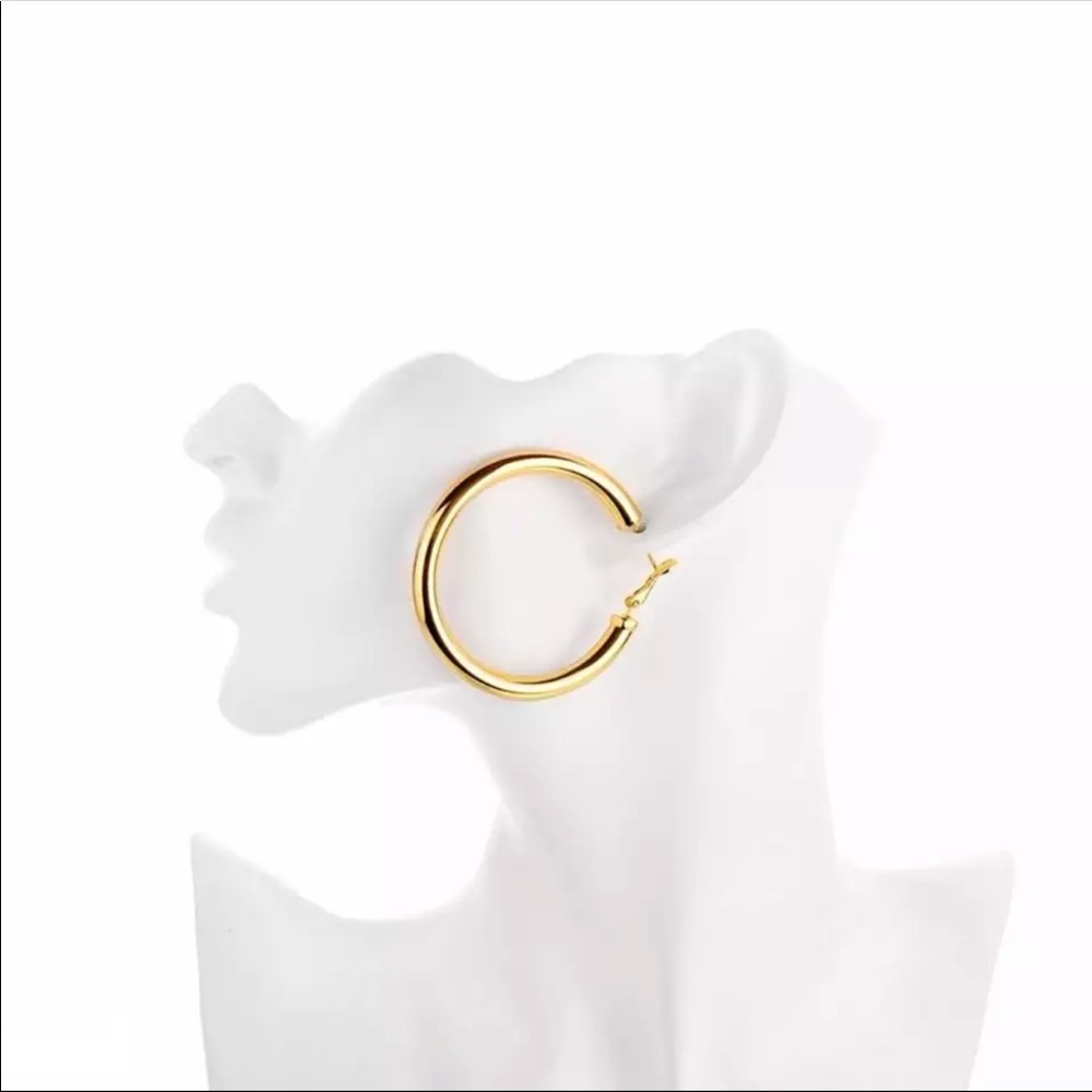 🌟 Big Gold Hoop Earrings - Picture 2 of 4